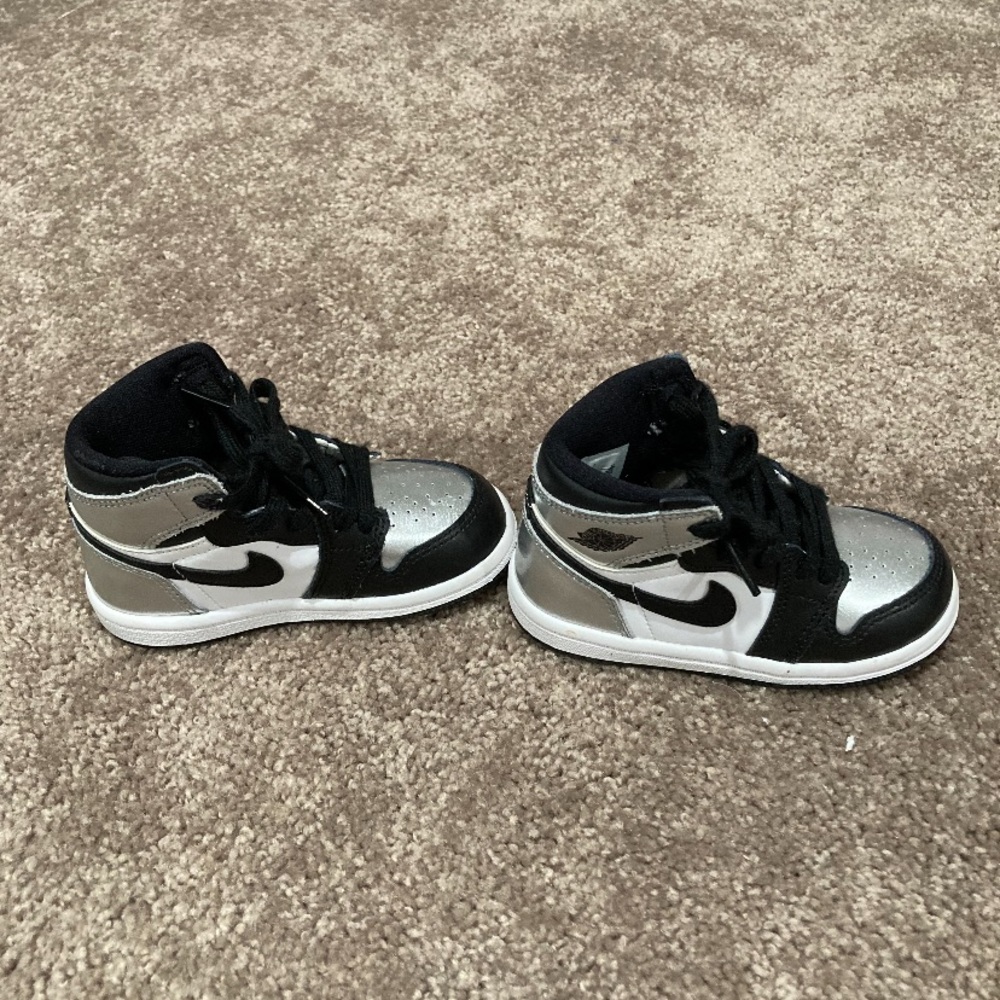 Toddler Jordan sneakers dunks worn one time